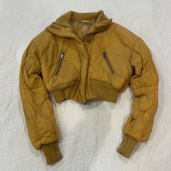 CLOSET CLEAROUT ✨FREE PEOPLE Boulder Babe Bomber Puffer Jacket Mustard
Size XS - Picture 4 of 11